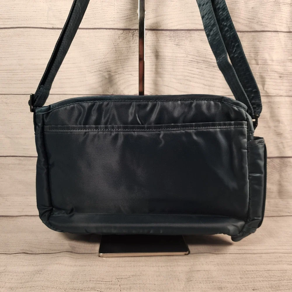 Lug Wings Peacock Blue Quilted RFID Crossbody Bag Travel Purse Strap (READ)